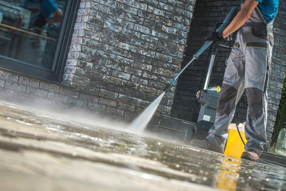 Residential and Commercial Power Washing Services